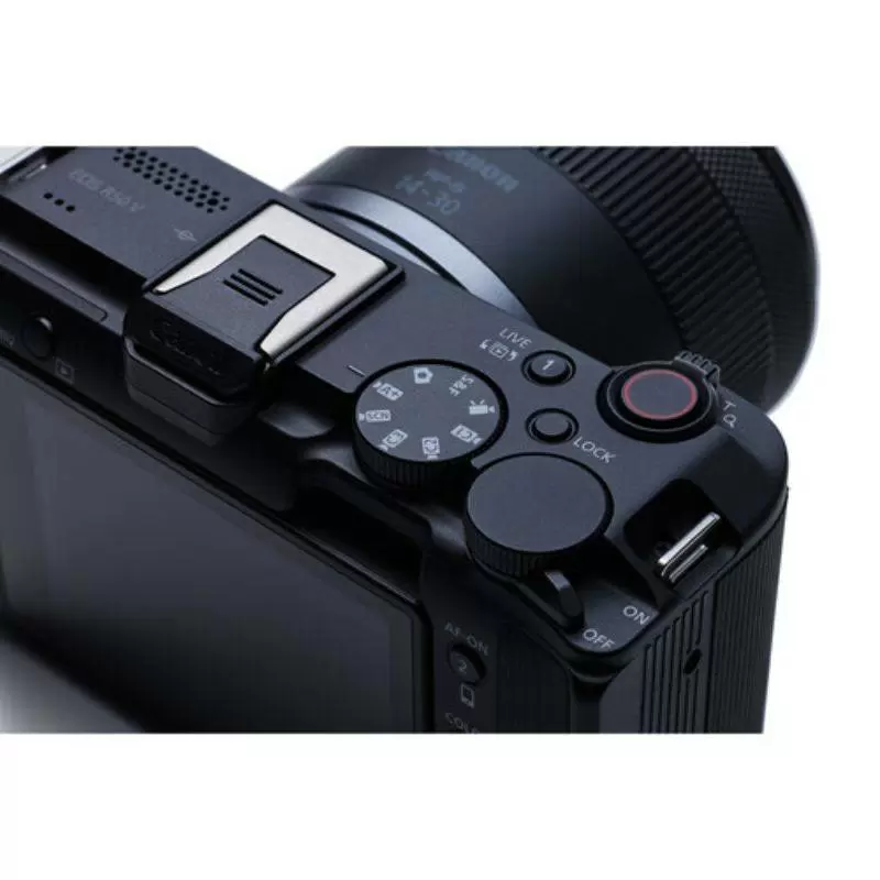 دوربین بدون آینه کانن Canon EOS R50 V Mirrorless Camera with 14-30mm f/4-6.3 Lens